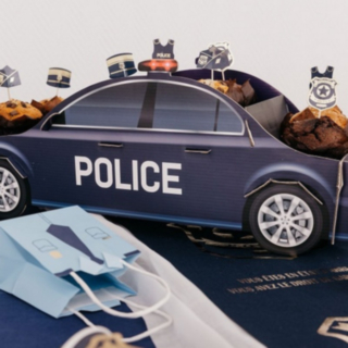 Poliisiauto Pöytäkoriste