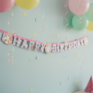 Happy Birthday -Kirjannauha, Yksisarvinen