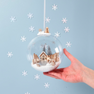 DIY Joulumaisema lasipallossa