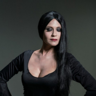 Wednesday® Morticia Peruukki