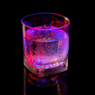 Lasi LED-valolla