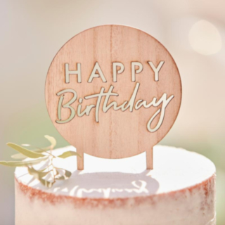 Happy Birthday -kakkukoriste puuta