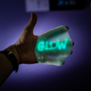 Pimeässä Hohtava Magic Putty