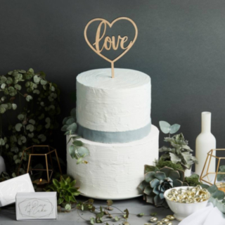 Hääkakkukoriste "Love" puusta