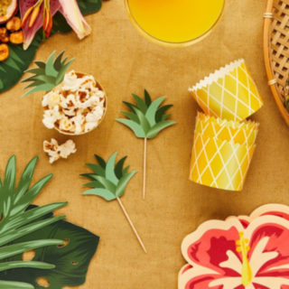 Trooppinen Ananas Kippo & Tikku