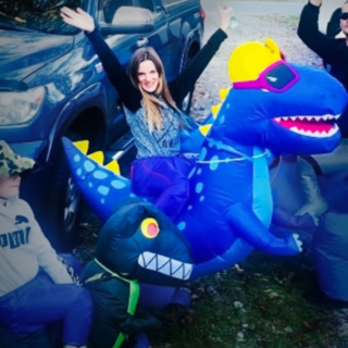 Puhallettava Carry Me Dinosaurus Naamiaisasu