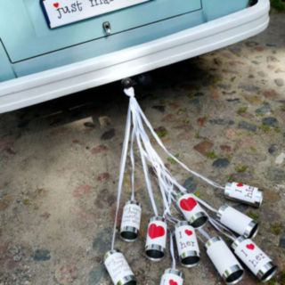 Tölkit Hääautoon