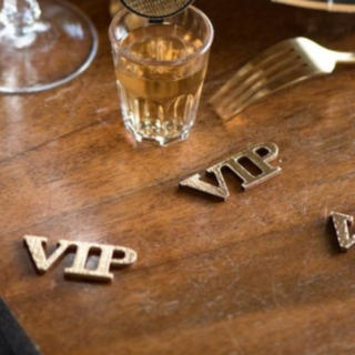 Kultainen VIP-konfetti