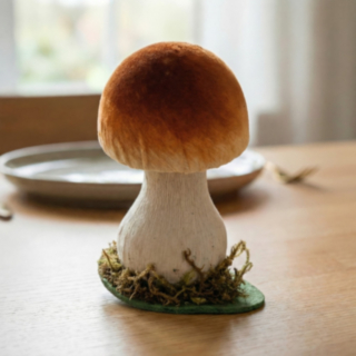 Jalustallinen Veluurisieni Sammalella 13 cm