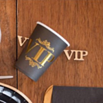 VIP Pahvimukit Kultamusta