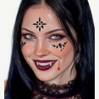 Vampyyri Kasvokorut Musta