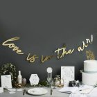 Love Is In The Air -Kirjainnauha