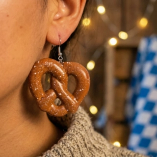 Oktoberfest Korvakorut Pretzel