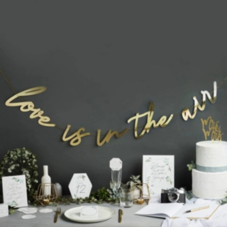 Love Is In The Air -Kirjainnauha