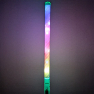 Käsikäyttöinen LED-valotikku