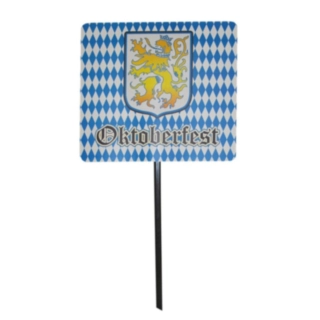Oktoberfest-kyltti tikussa
